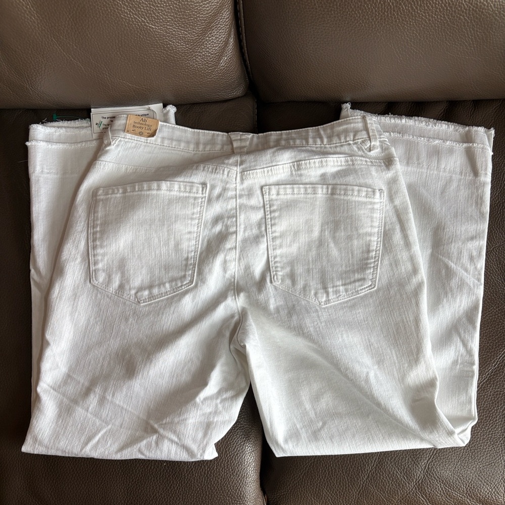 Democracy Women's White Straight Jeans